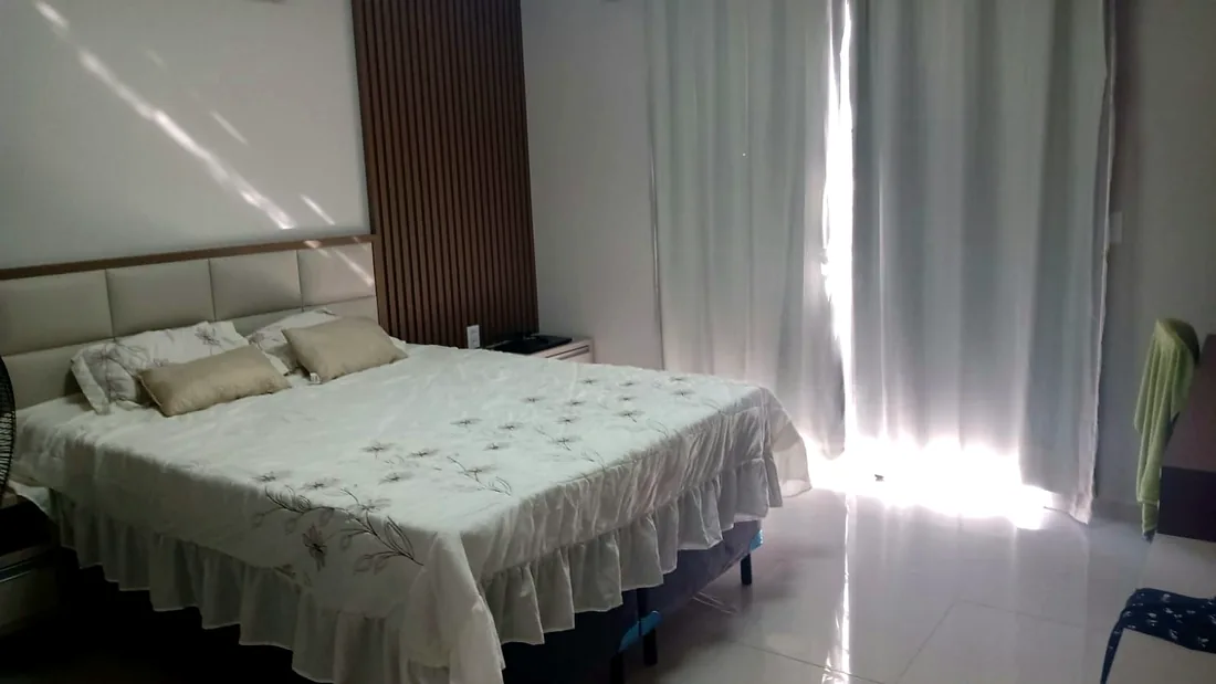 Dormitório de casa entregue pela Oito Engenharia